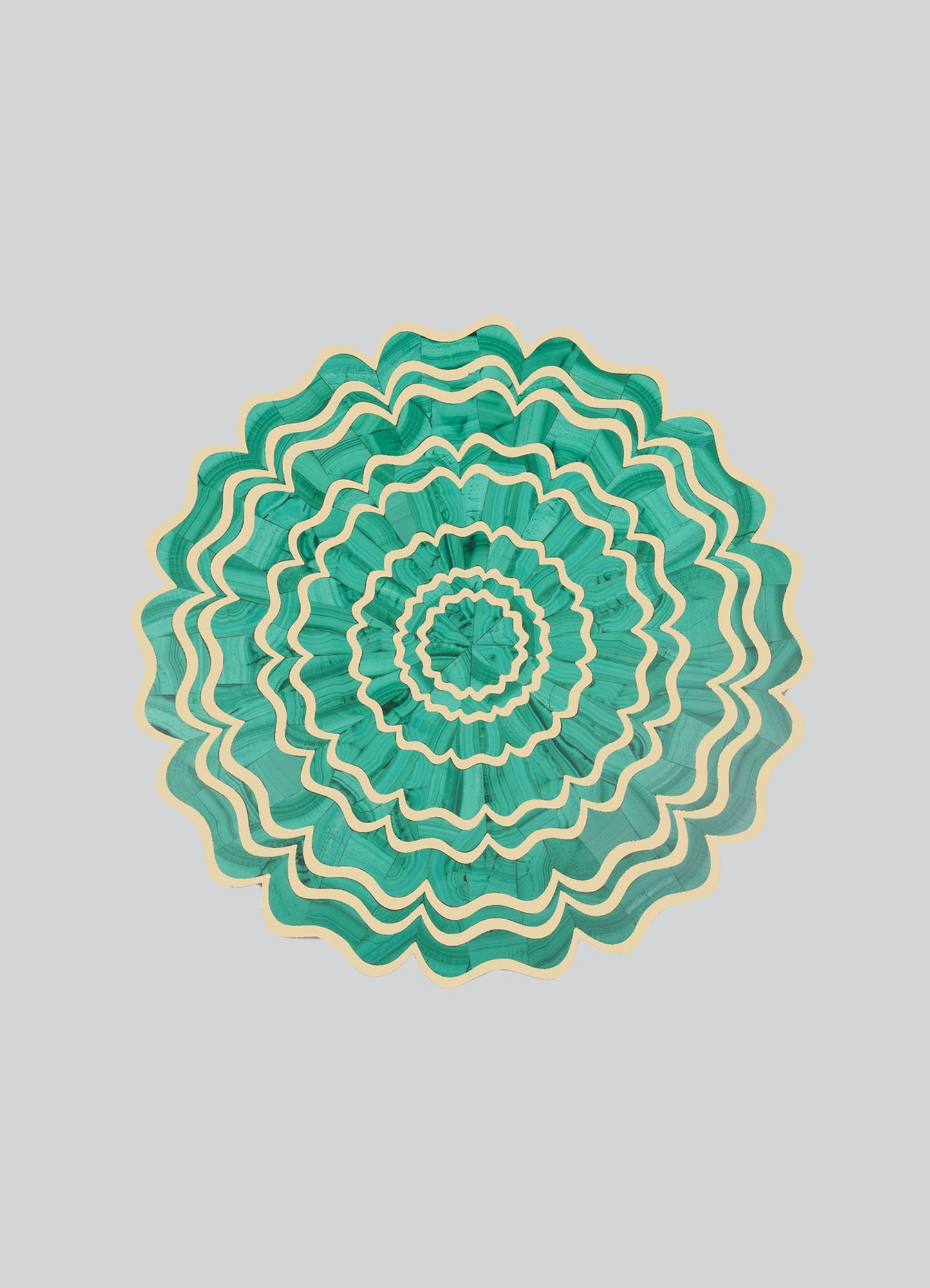 طاولة جانبية صغيرة من Mystical Marigold
