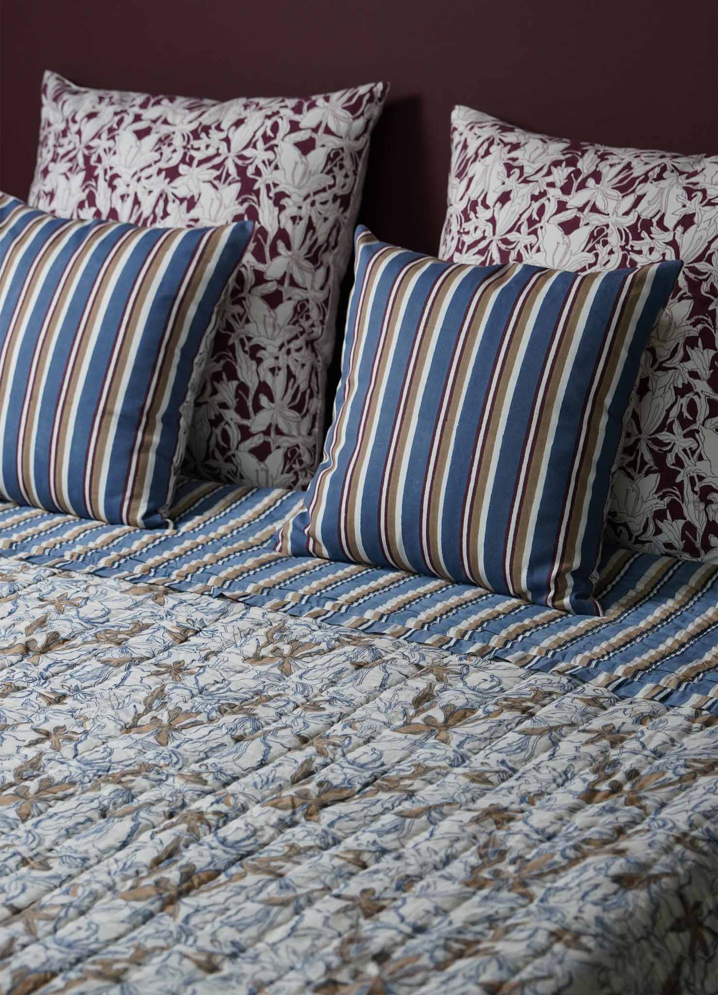 luxury quilt viya spring bouquet blue and maroon