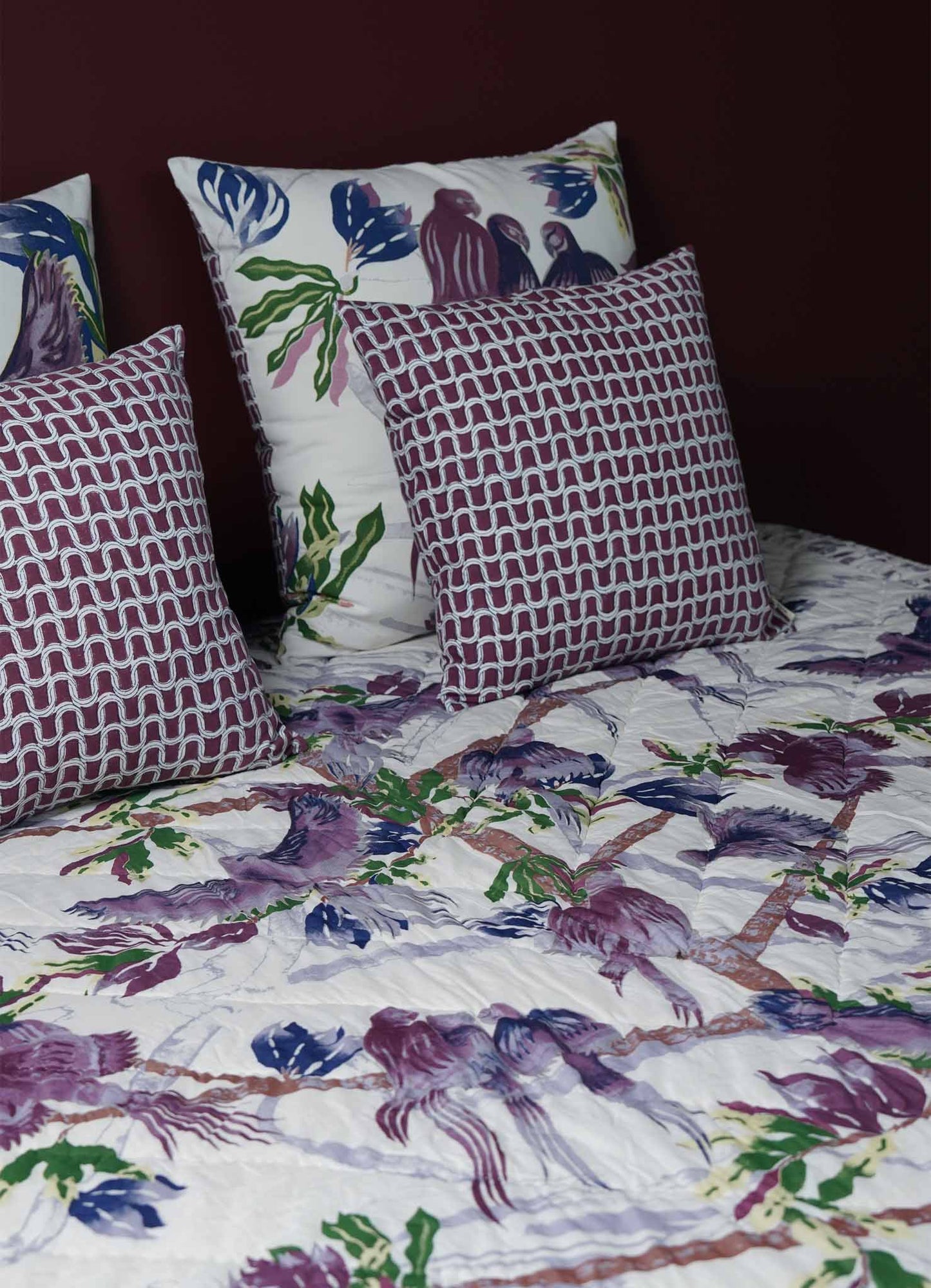 Tree Full Of Parrots Plum Single Quilt