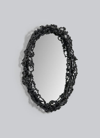 تحت مرآة بانيان الصغيرة