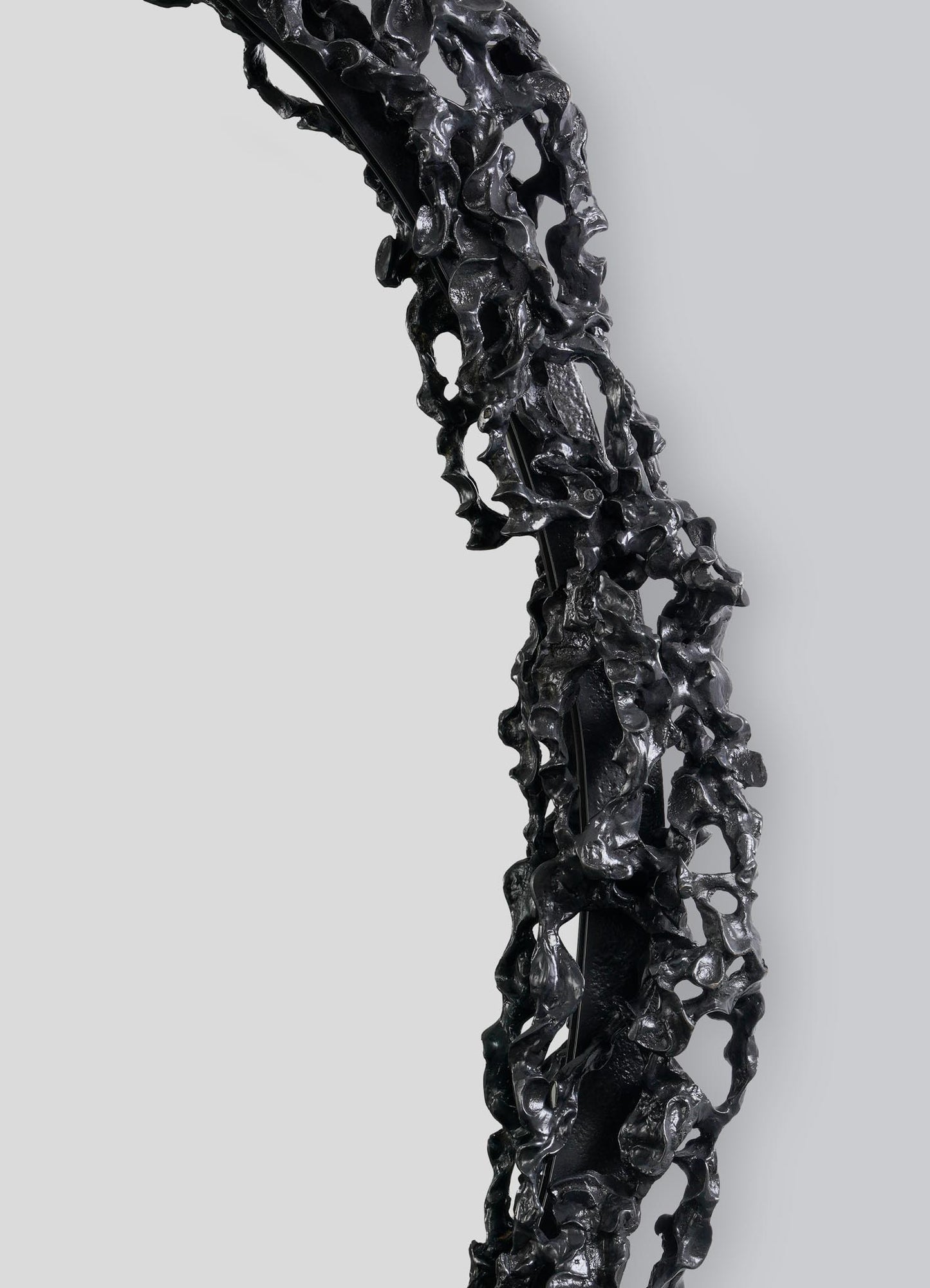 تحت مرآة بانيان الصغيرة