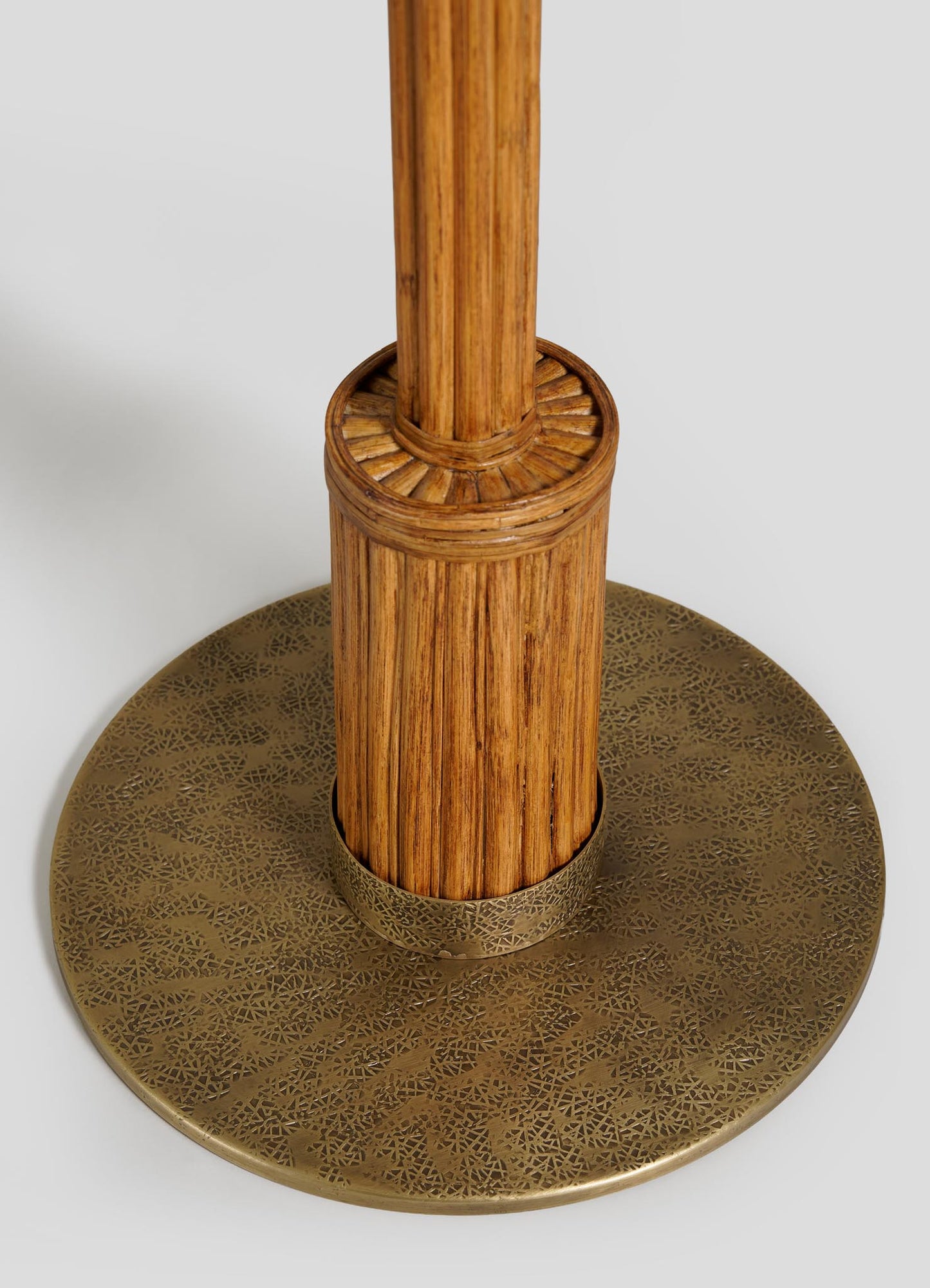 طاولة جانبية كبيرة من ليه